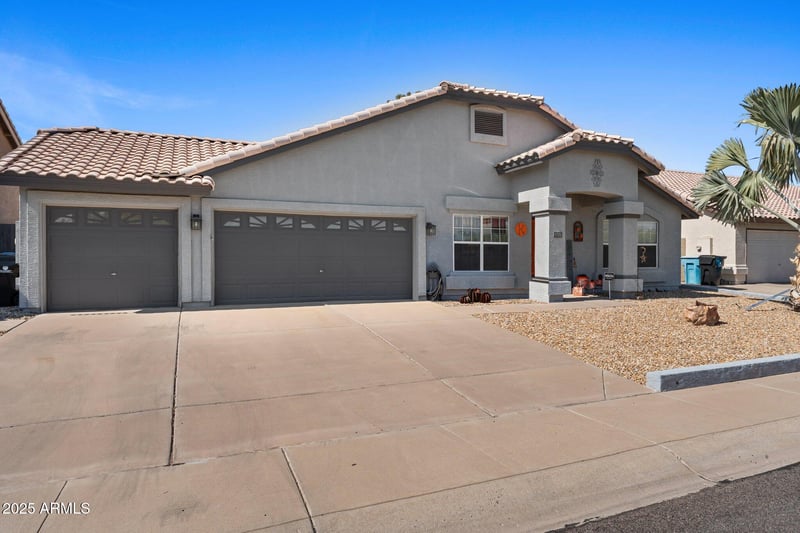 4326 Whispering Wind Dr, Glendale, AZ 85310