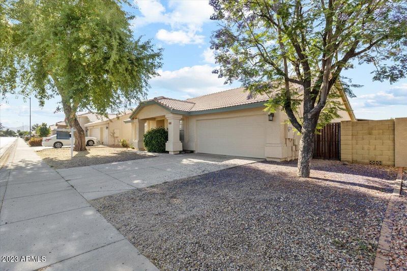 4327 E Saint John Rd, Phoenix, AZ 85032