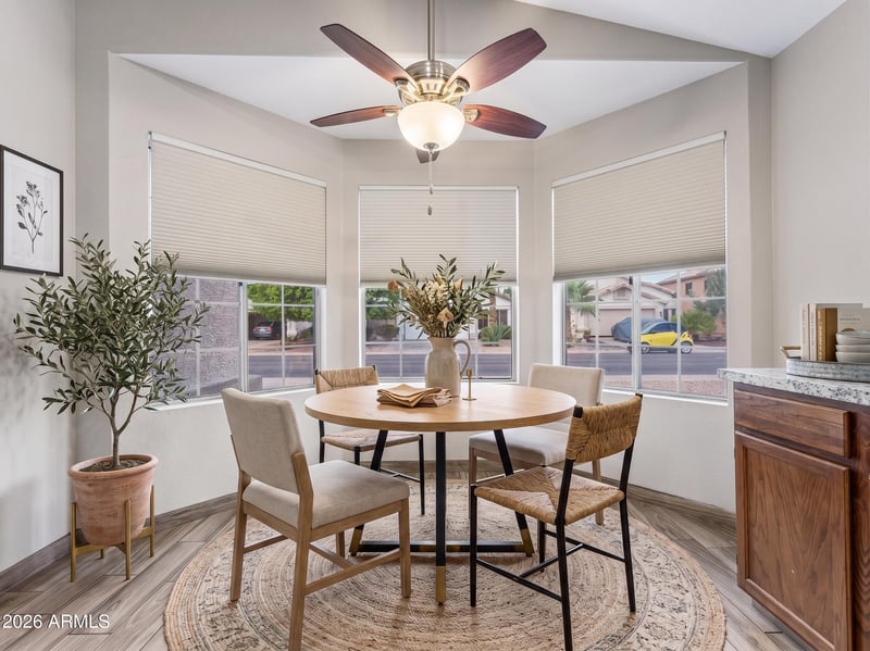 4327 E Siesta Ln, Phoenix, AZ 85050