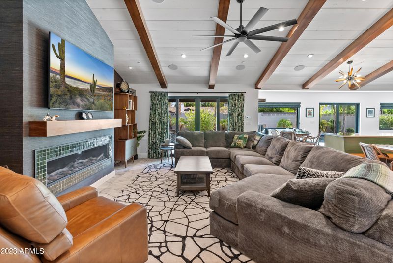 4327 N 68th St, Scottsdale, AZ 85251