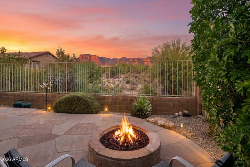 4327 Las Villa Way, Gold Canyon, AZ 85118