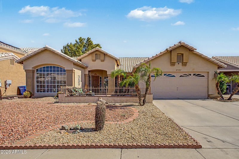 4327 W Chama Dr, Glendale, AZ 85310