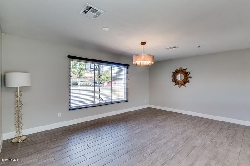 4329 W Rose Ln, Glendale, AZ 85301