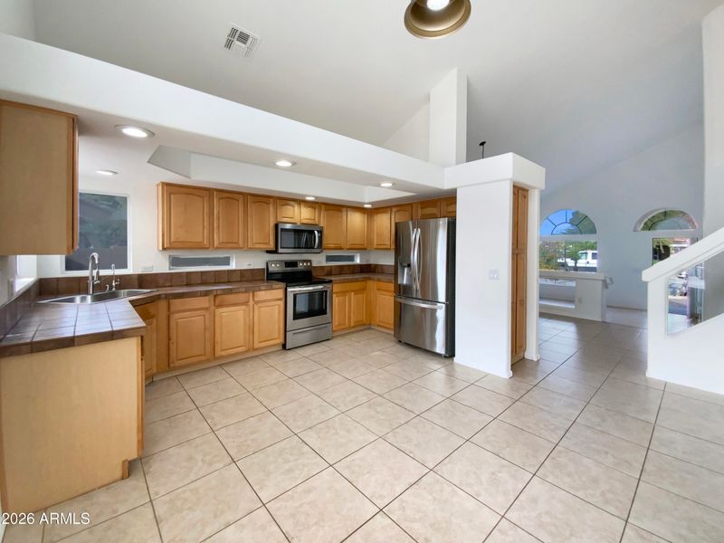 433 E Lakeview Dr, San Tan Valley, AZ 85143