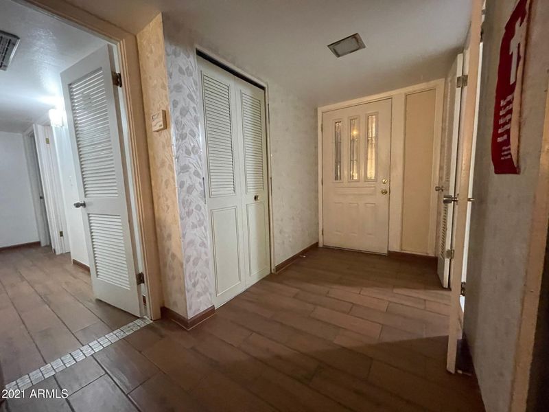 4330 W Keim Dr, Glendale, AZ 85301