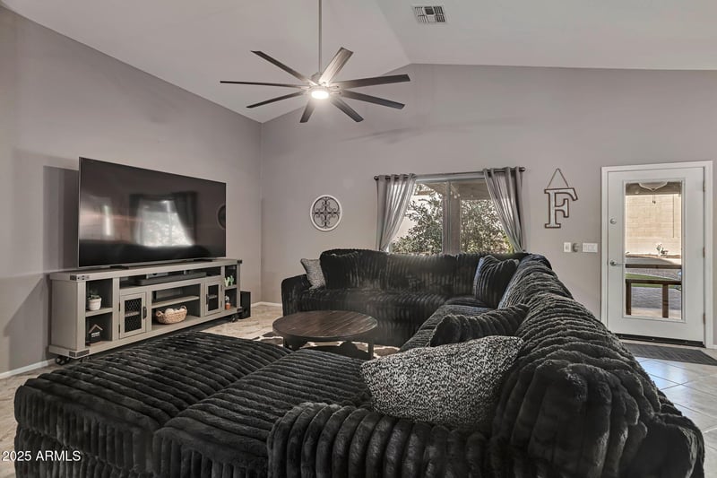 43303 44th Ave, New River, AZ 85087