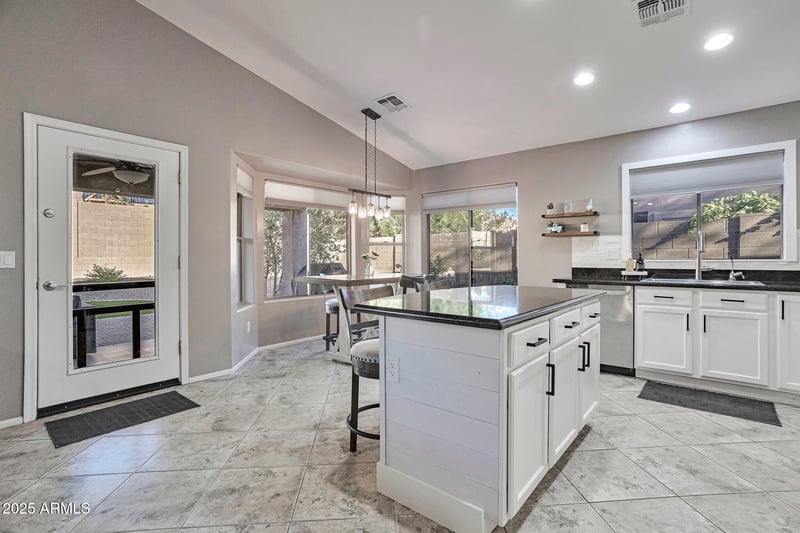 43303 44th Ave, New River, AZ 85087