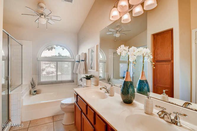 4332 E Brookwood Ct, Phoenix, AZ 85048