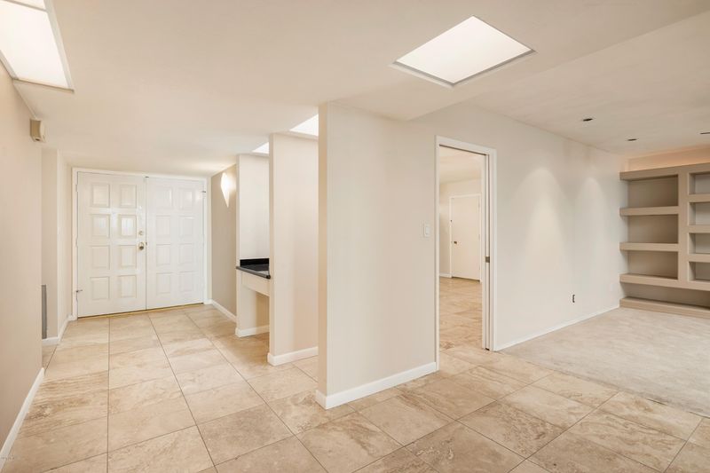 4332 E Piccadilly Rd, Phoenix, AZ 85018