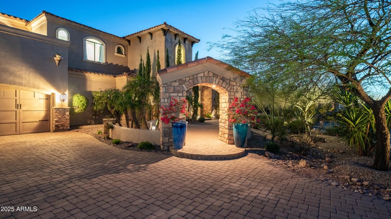 4332 Santiago Cir, Mesa, AZ 85215