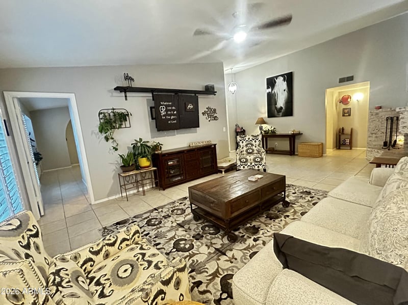4332 W Morrow Dr, Glendale, AZ 85308