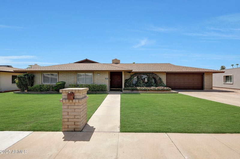 4333 Echo Ln, Glendale, AZ 85302