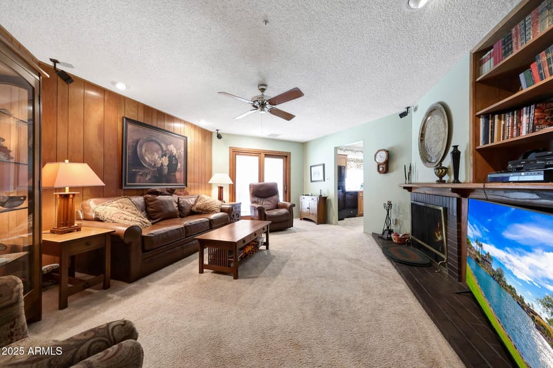 4333 Echo Ln, Glendale, AZ 85302