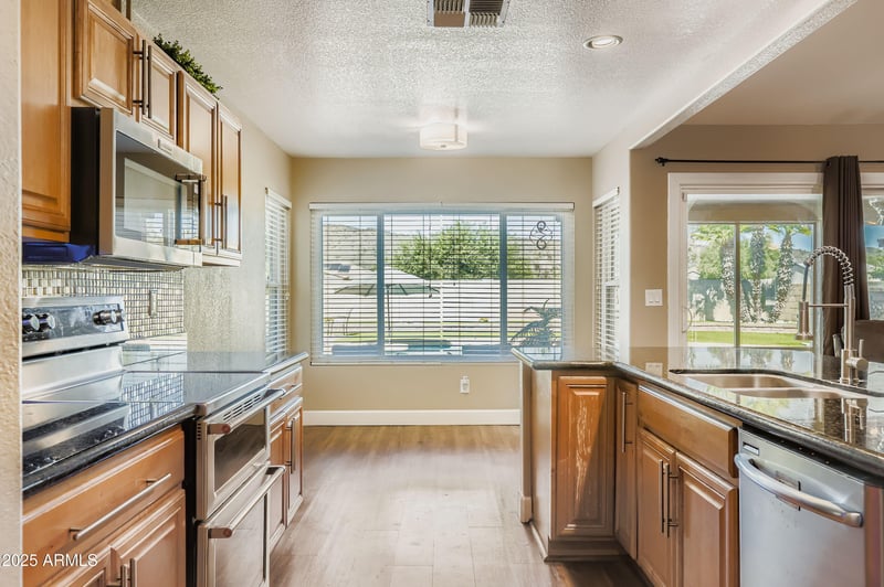 4334 Villa Linda Dr, Glendale, AZ 85310