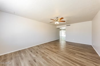 4335 Garden Dr, Glendale, AZ 85304
