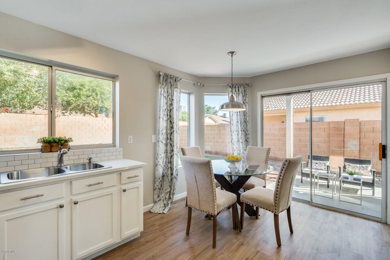 4336 E Glenhaven Dr, Phoenix, AZ 85048