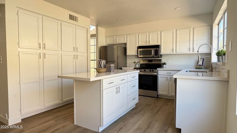 4338 Brookwood Ct, Phoenix, AZ 85048