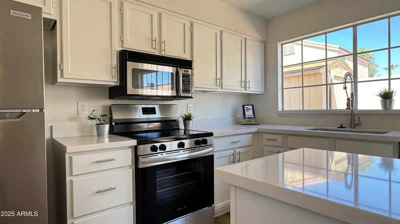4338 Brookwood Ct, Phoenix, AZ 85048