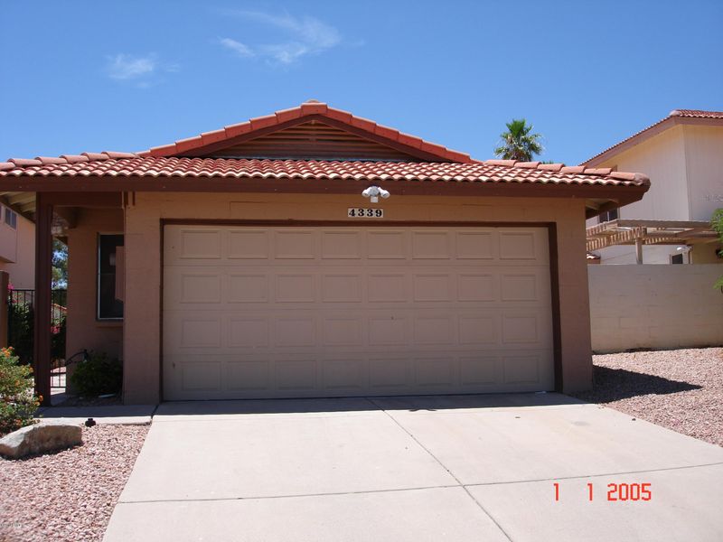 4339 E Vaughn Dr, Phoenix, AZ 85044