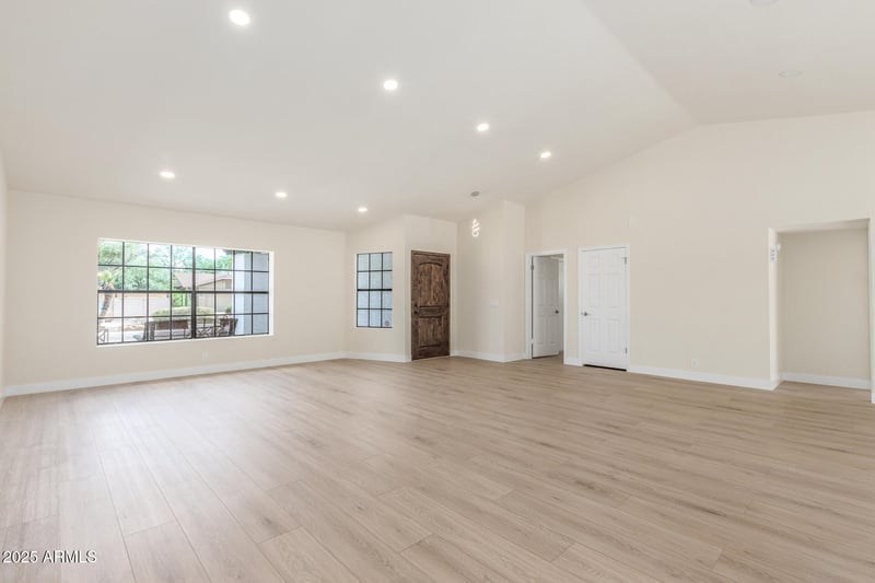 4340 Nisbet Rd, Phoenix, AZ 85032