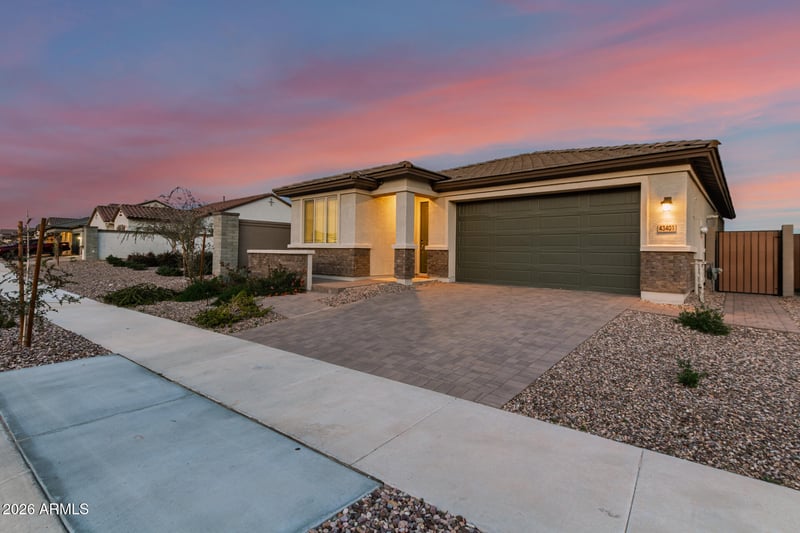 43401 Wollemi St, San Tan Valley, AZ 85140