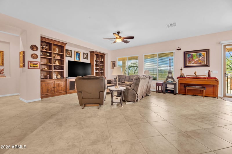 43404 N 50th Ave, New River, AZ 85087