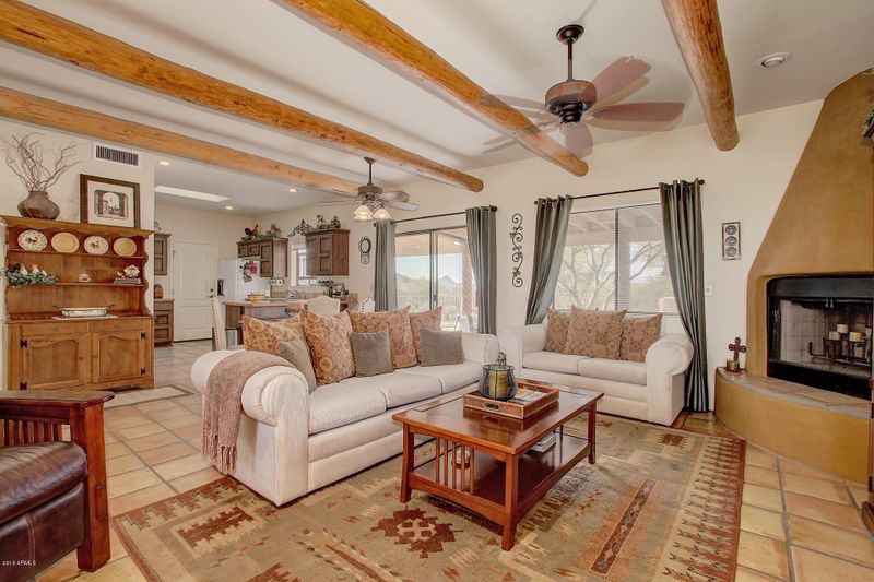 43410 N 16th St, New River, AZ 85087
