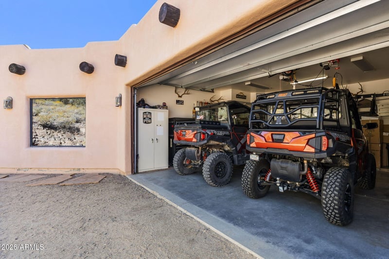 43413 7th St, New River, AZ 85087