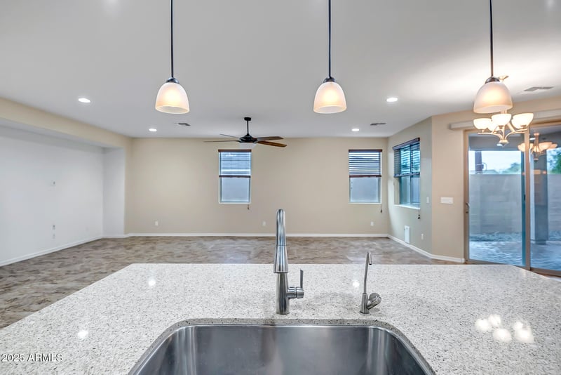 43416 Hudson Trl, New River, AZ 85087