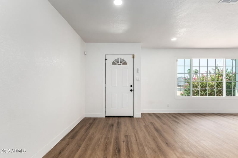 4342 Claremont St, Glendale, AZ 85301