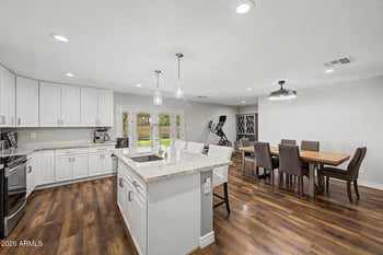 4343 Mountain View Rd, Glendale, AZ 85302