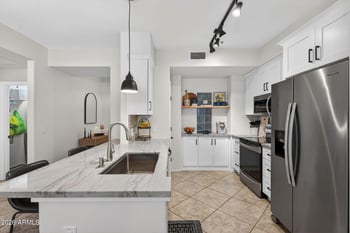 435 Rio Salado Pw #204, Tempe, AZ 85281