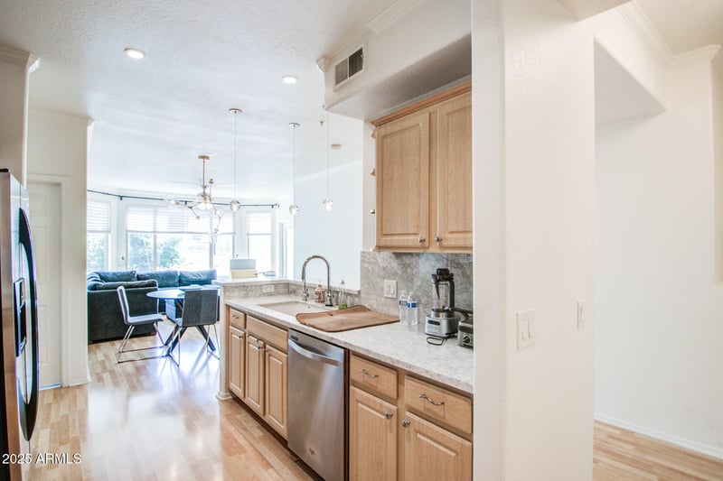 435 Rio Salado Pw #208, Tempe, AZ 85281