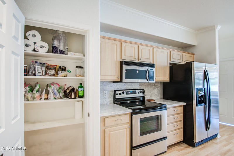 435 Rio Salado Pw #208, Tempe, AZ 85281