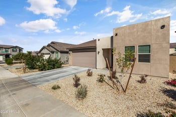 4350 Sebastian Ln, San Tan Valley, AZ 85144