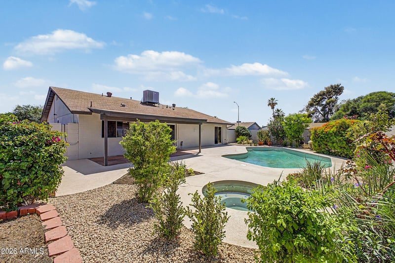 4350 Mescal St, Glendale, AZ 85304