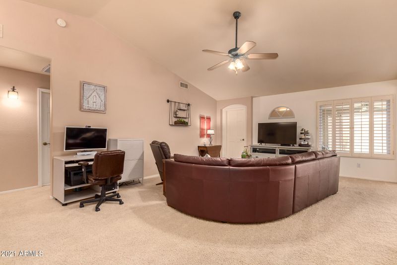 4350 W Soft Wind Dr, Glendale, AZ 85310