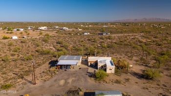 43513 261st Ave, Morristown, AZ 85342