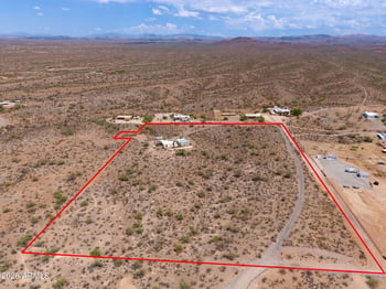 43513 261st Ave, Morristown, AZ 85342