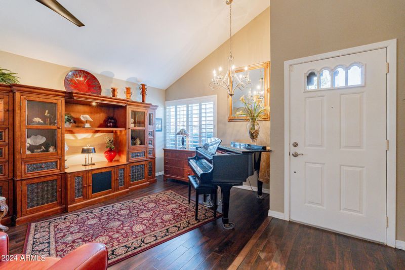 4353 E Sandia St, Phoenix, AZ 85044