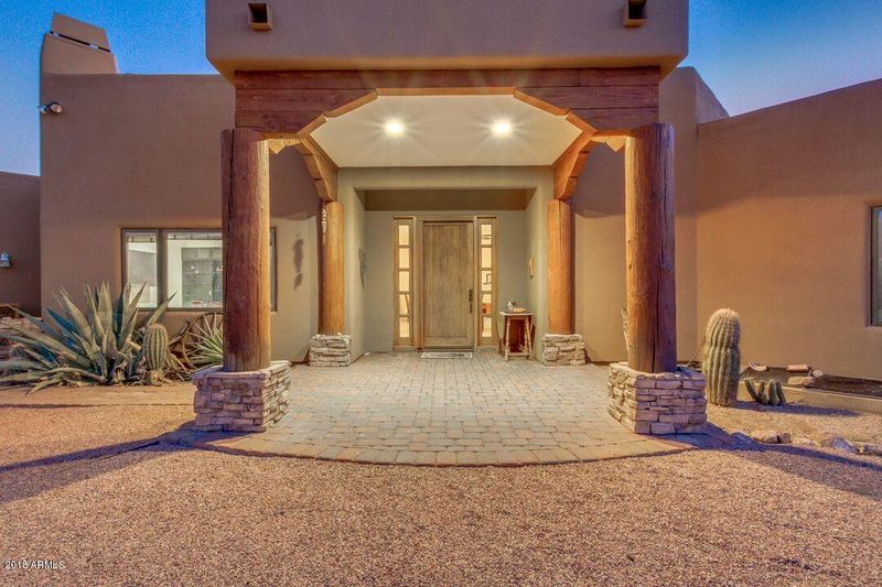 436 S Roadrunner Dr, Apache Junction, AZ 85119