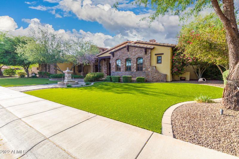 4360 E Taurus Pl, Chandler, AZ 85249
