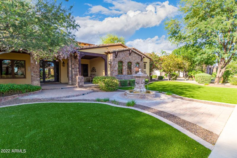 4360 E Taurus Pl, Chandler, AZ 85249