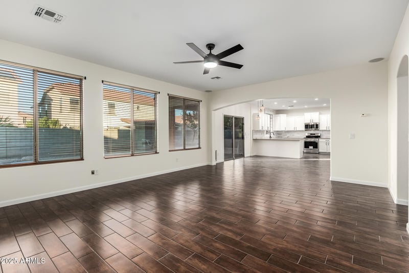 43602 Sansom Dr, Maricopa, AZ 85138