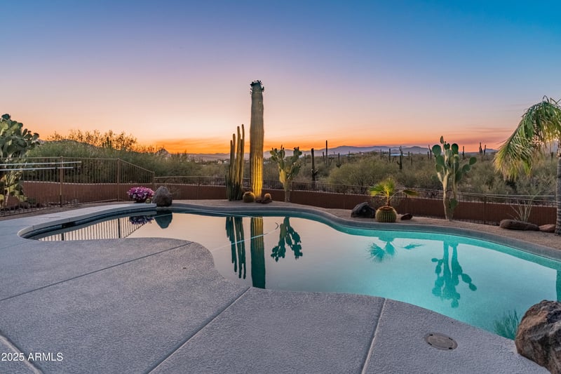 43638 22nd St, New River, AZ 85087