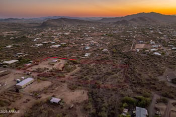 43638 22nd St, New River, AZ 85087