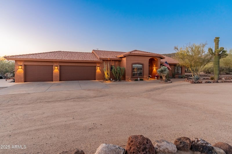 43638 N 22nd St, New River, AZ 85087