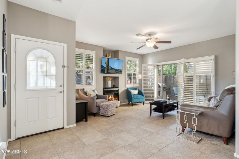 4364 E Selena Dr, Phoenix, AZ 85050