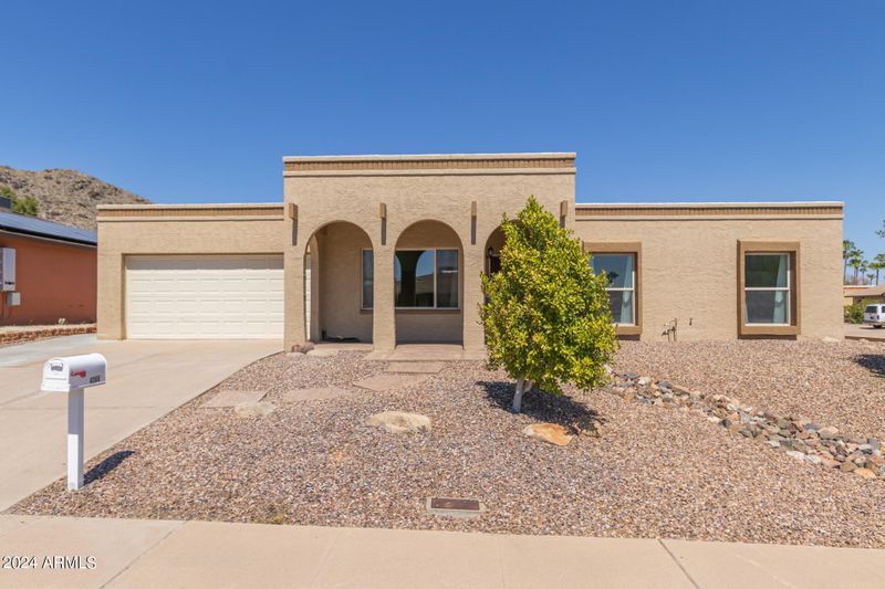 4366 E Sunrise Dr, Phoenix, AZ 85044