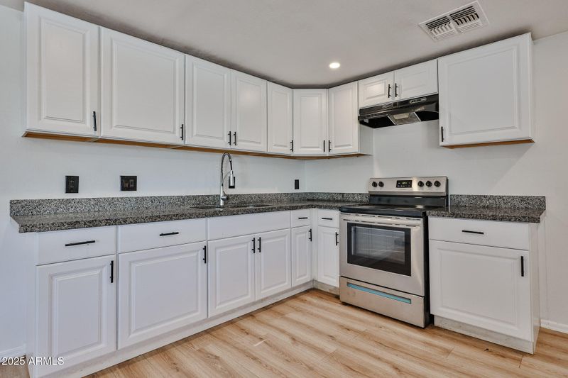 437 E Annette Dr, Phoenix, AZ 85022